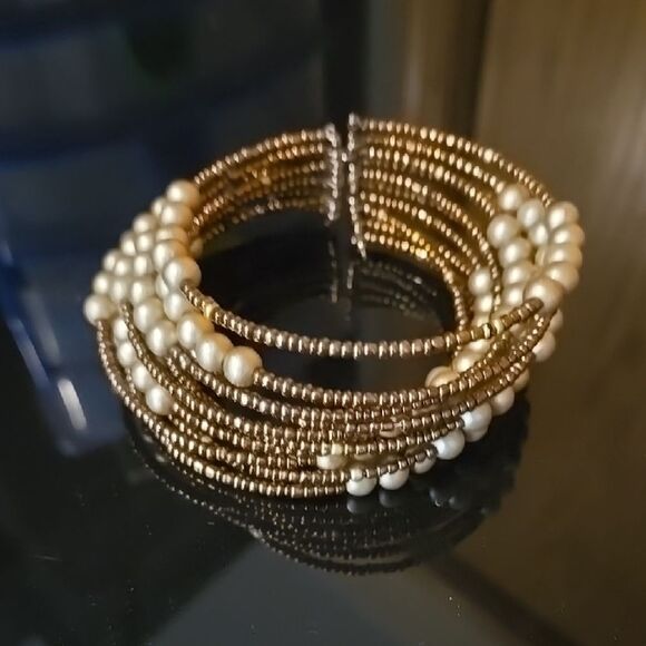 Elegant Gold Tone Champagne Cream Beaded Bracelet Cuff Shine One Size - Picture 2 of 11